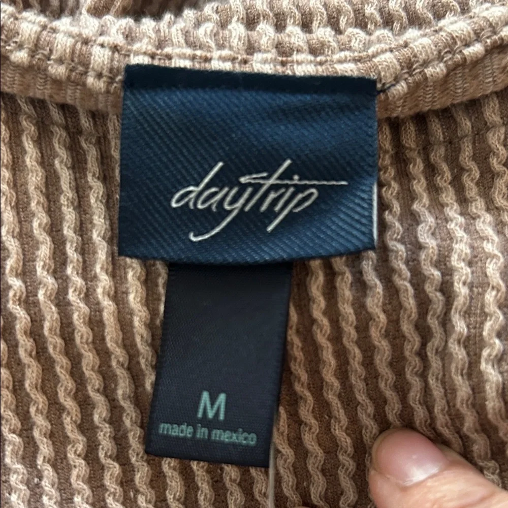 Buckle daytrip ribbed Long Sleeve Top - Picture 3 of 4